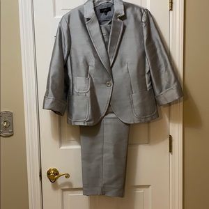 Talbots 2 pc Silk Wool Suit size 14 grey